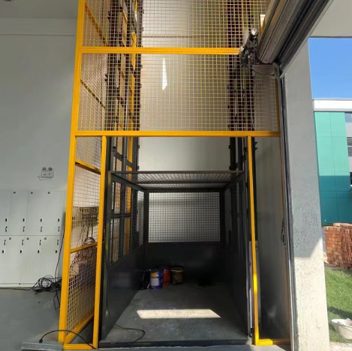 内江导轨式升降机助力物流园破解运输难题